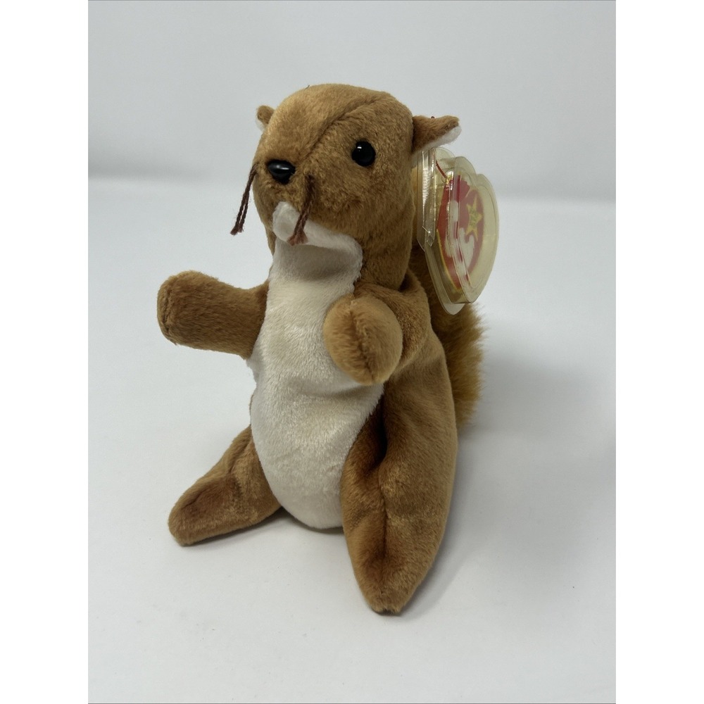 Vintage NWT TY Beanie Baby Nuts the Squirrel 1996 W/ Tag Protector